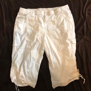 Women’s white capris